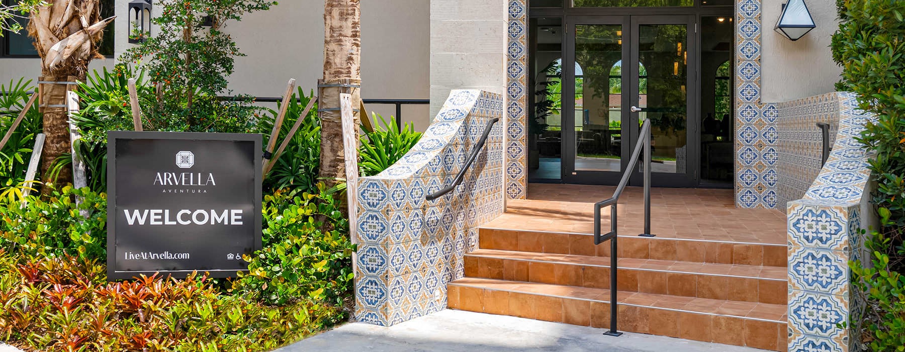 the entrance to Arvella